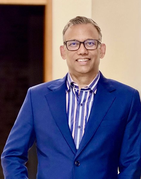 Dr Amir Vakil